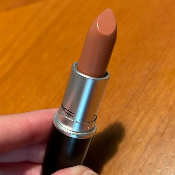 MAC Yash Lipstick Discontinued - Picture 5 of 16